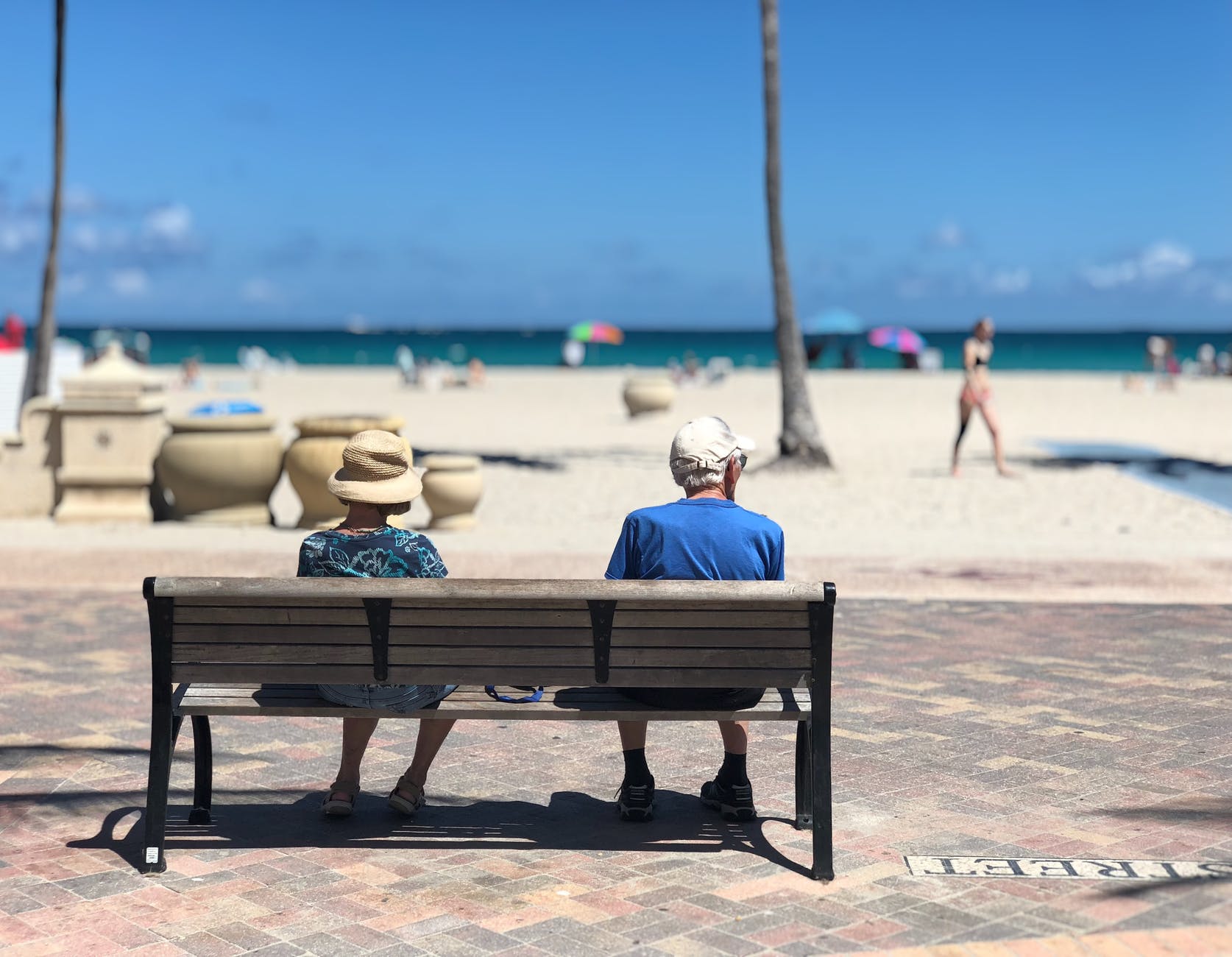 The Pros & Cons of Seniors Retiring Early